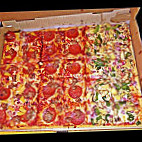 Ledo Pizza food