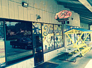 Salty Dawg Pub Deli inside