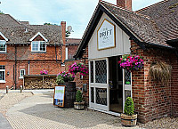 The Drift Inn outside