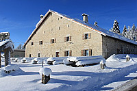 La Pinte De La Petite-joux outside