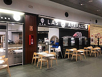 Las Mil Arepas inside