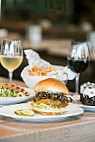 Zinburguer Wine And Burguer food