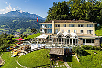 Hotel-Restaurant Sonnenberg outside