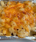 Sweet Lorraine's Fabulous Mac N' Cheez! food