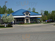 Culver's Frozen Custard Butterburgers outside