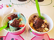 Sweet Frog Centreville food