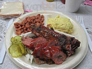 Bennie J's Smoke Pit food