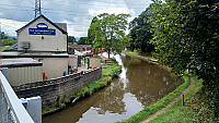 The Narrow Boat outside