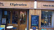 L'Epicurien inside