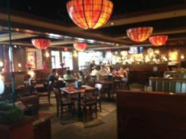 Houlihan's inside