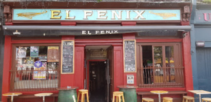 El Fenix inside