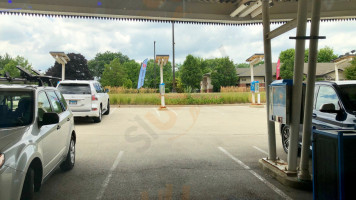 Superdawg Drive-in outside