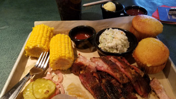 Famous Dave's -b-que food