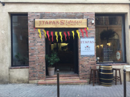 Les Tapas S'emballent outside