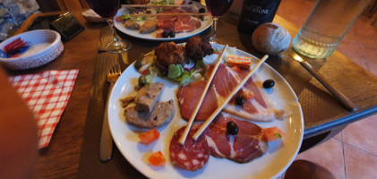 L'assiette Du Vigneron food