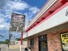 Main Street Saloon outside