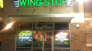 Wingstop inside