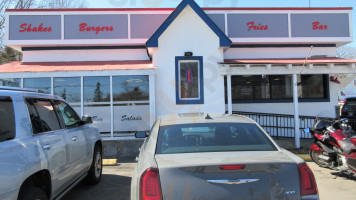 Kc's Classic Burger Seekonk outside