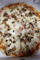 Sal Vitale's Italian And Pizzeria food