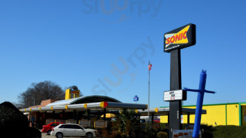 Sonic Drive-in outside