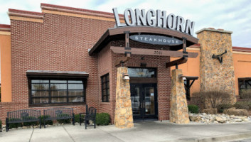 Longhorn Steakhouse outside