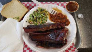 Joe Mo's Bbq food