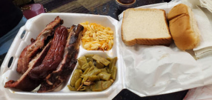 Joe Mo's Bbq food