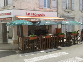 Café Le Français inside