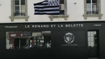 Le Renard et la Belette inside