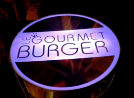 Le Gourmet Burger food