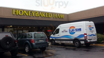 The Honey Baked Ham Company outside