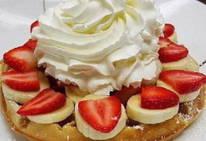 Waffles On Maple Metairie food