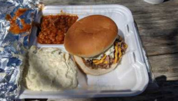 Barnyard Bbq food