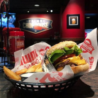 Red Robin Gourmet Burgers And Brews food