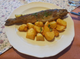 Zerza's Fischlokal Sonja Trojer food