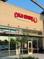 Cold Stone Creamery outside