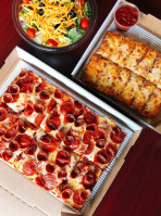 Jet's Pizza food