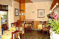 Trattoria Max inside