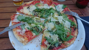 Favolsa Pizza food