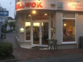 Asia Wok Bistro outside