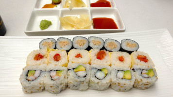 Sushi Show food