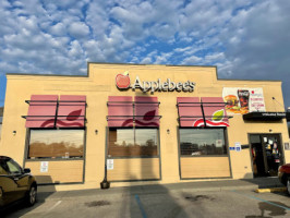 Applebee's Grill outside