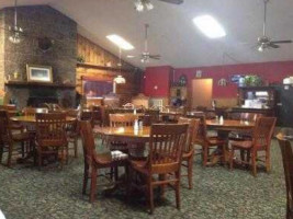 Monte Real Grill Inc inside