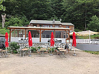 Auberge De La Plage Lac Chambon Murol outside