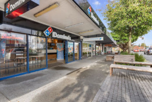 Domino's Pizza New Lynn outside