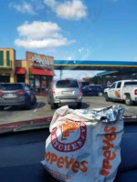 Popeyes Louisiana Kitchen outside