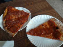 Mazzone's Pizza food