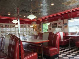 371 Diner inside