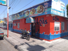 Mariscos Las Lizas outside