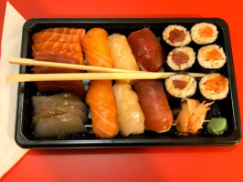 Sushis Kin food